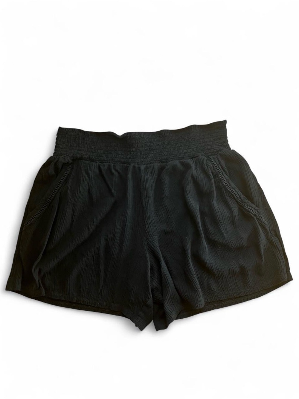 Three Dots Black Smocked Waist Crinkle Rayon Shorts Crochet Trim Size Large